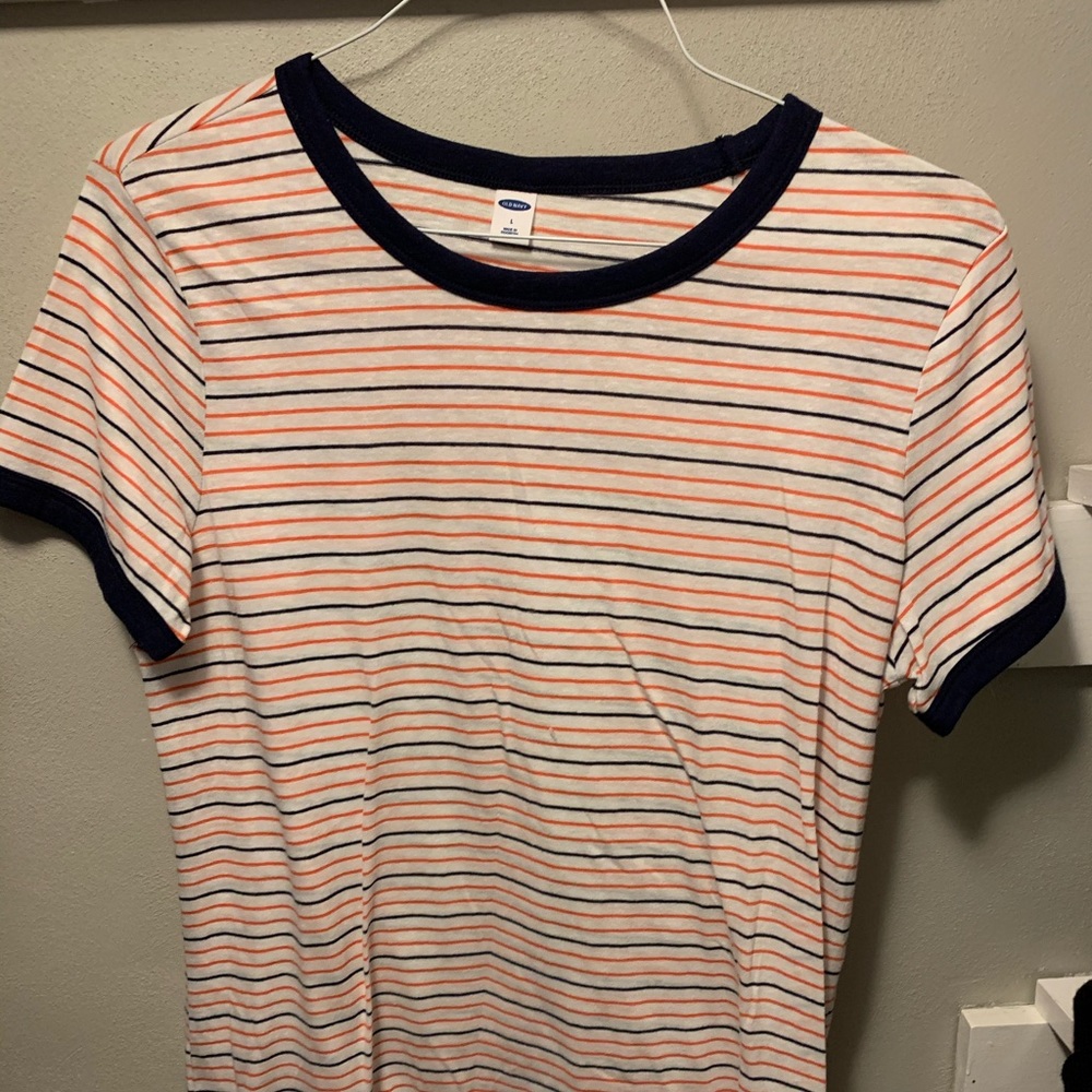 old navy tee
